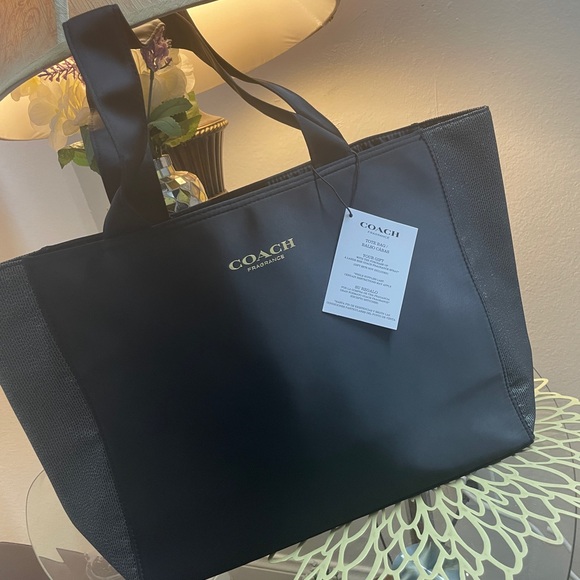 Coach - Picture 5 of 13